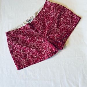 Old Navy fuchsia s6 shorts.